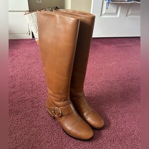 Gorgeous brown leather boots!!